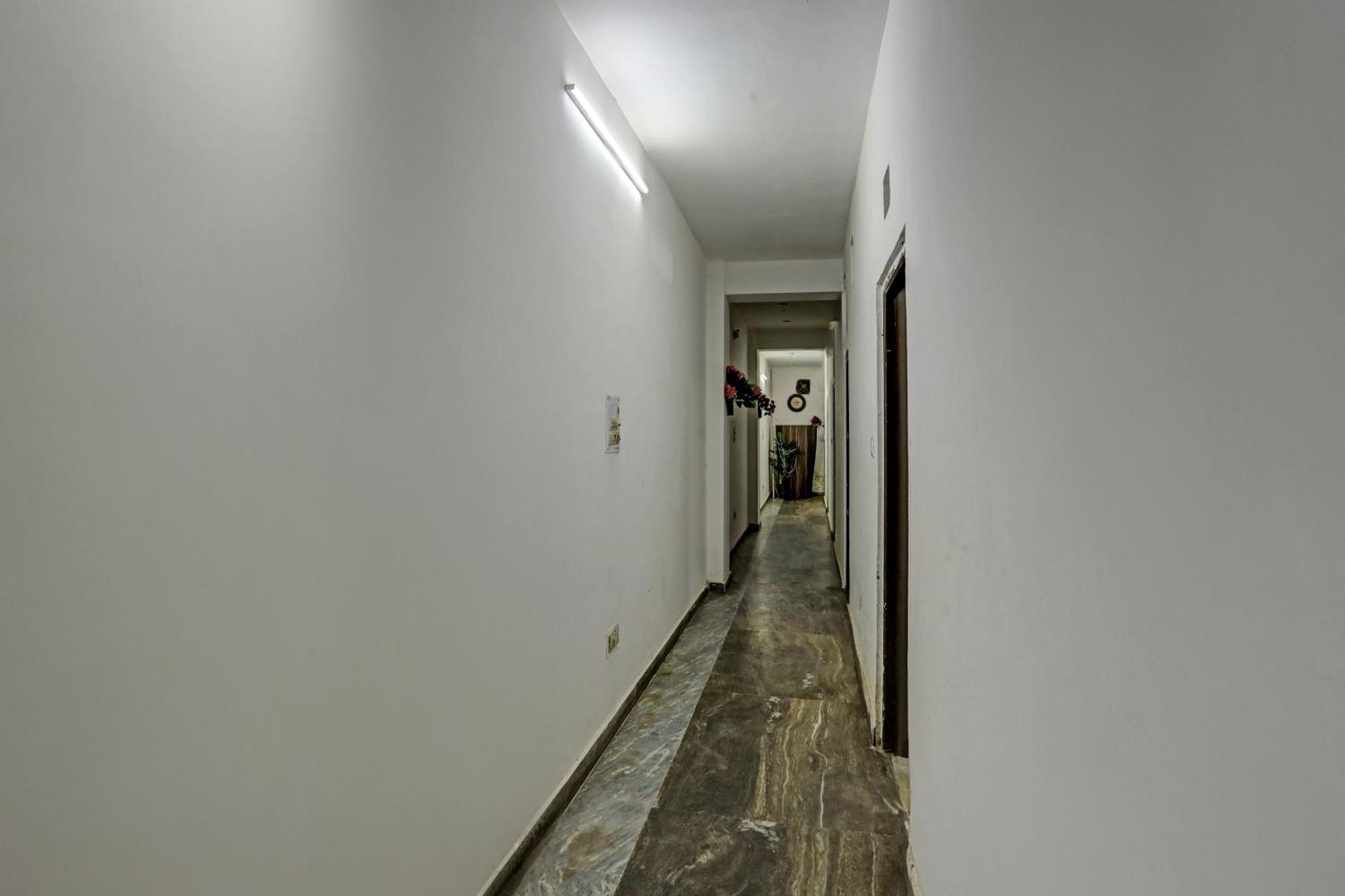 Hotel O Raaz Hotel เดลี ภายนอก รูปภาพ